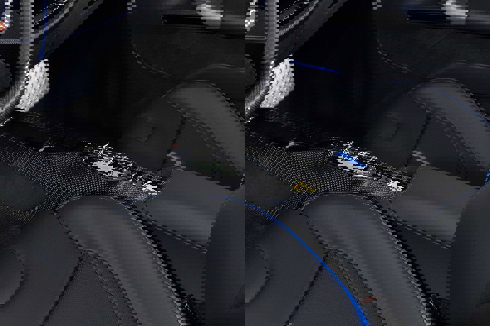 Used 2024 Ferrari SF90 Spider image 38