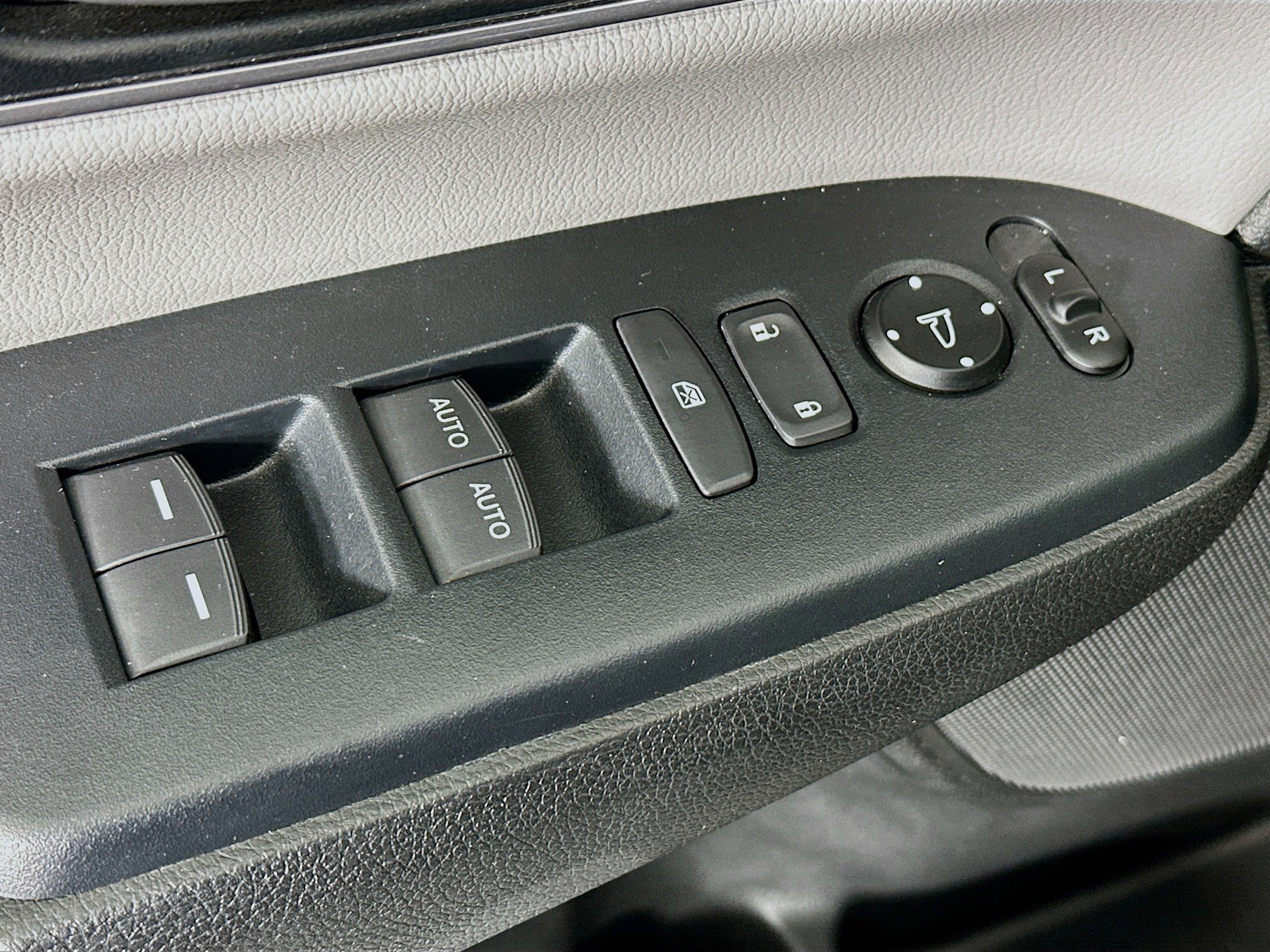 Used 2017 Honda CR-V EX-L image 15