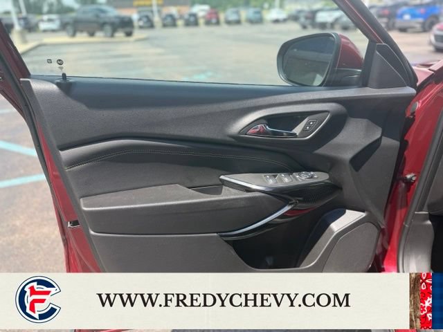 Used 2025 Chevrolet Trax LT w/ Driver Confidence Package FWD image 23