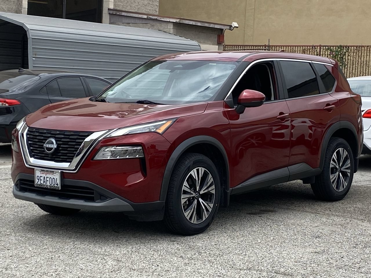 Certified 2023 Nissan Rogue SV FWD image 2