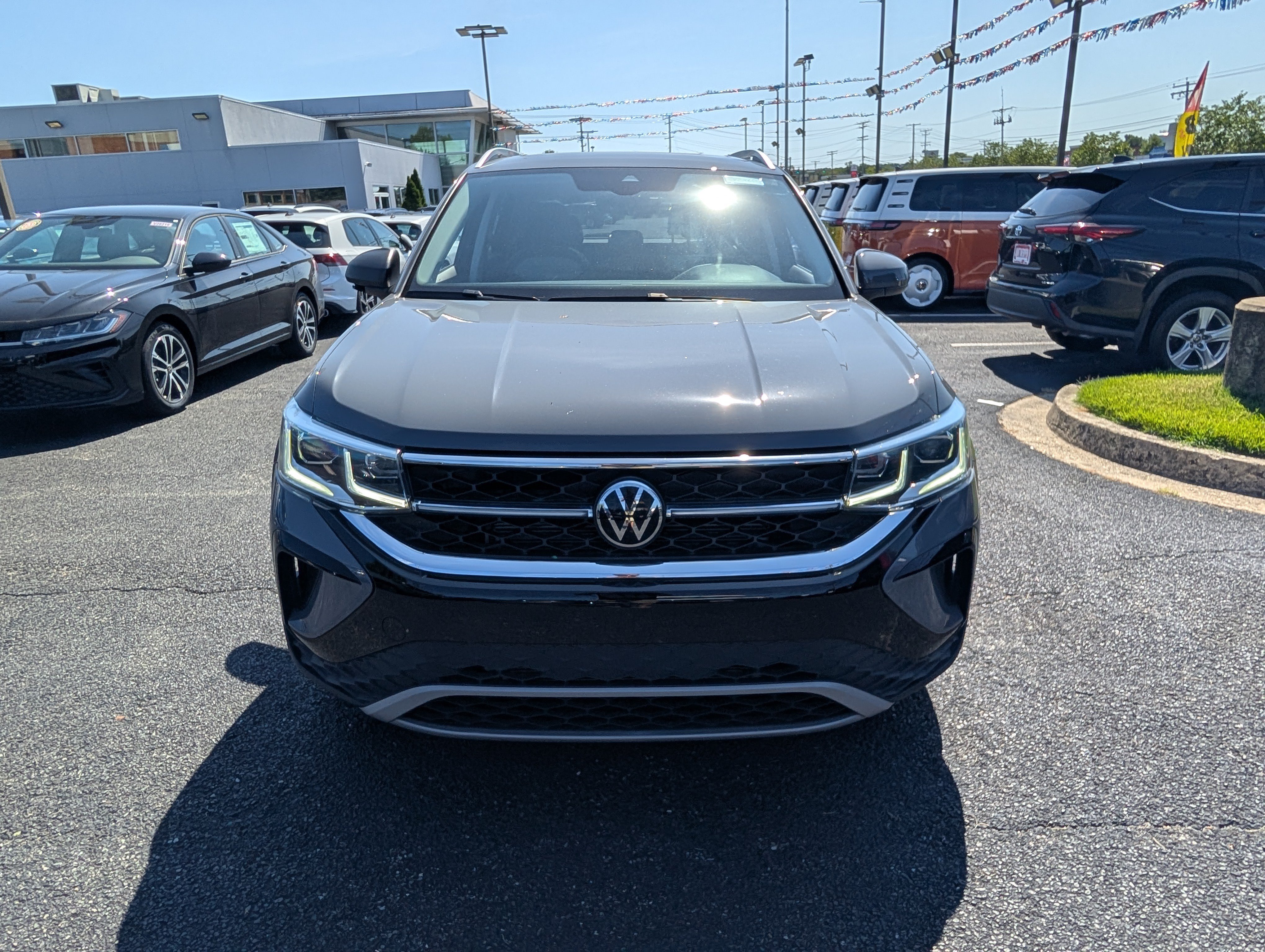 Used 2023 Volkswagen Taos SEL AWD/4WD image 6