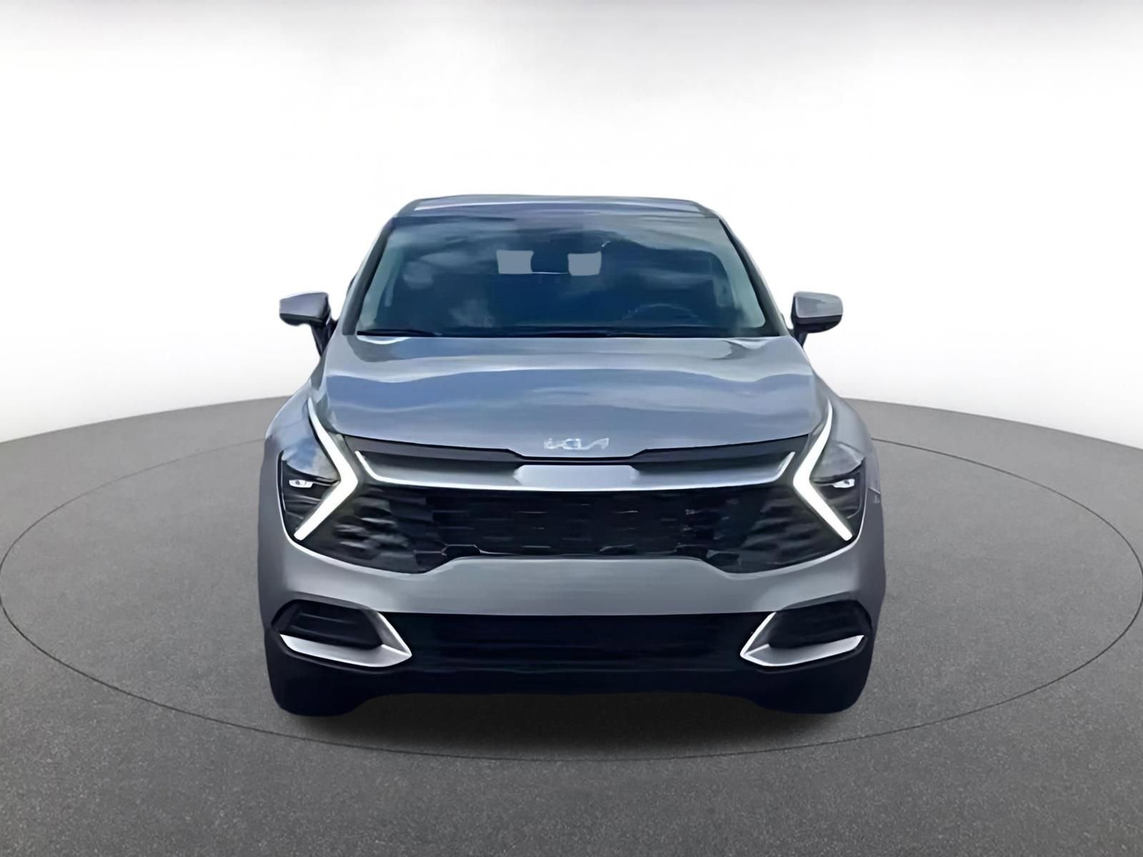 Used 2025 Kia Sportage LX image 7