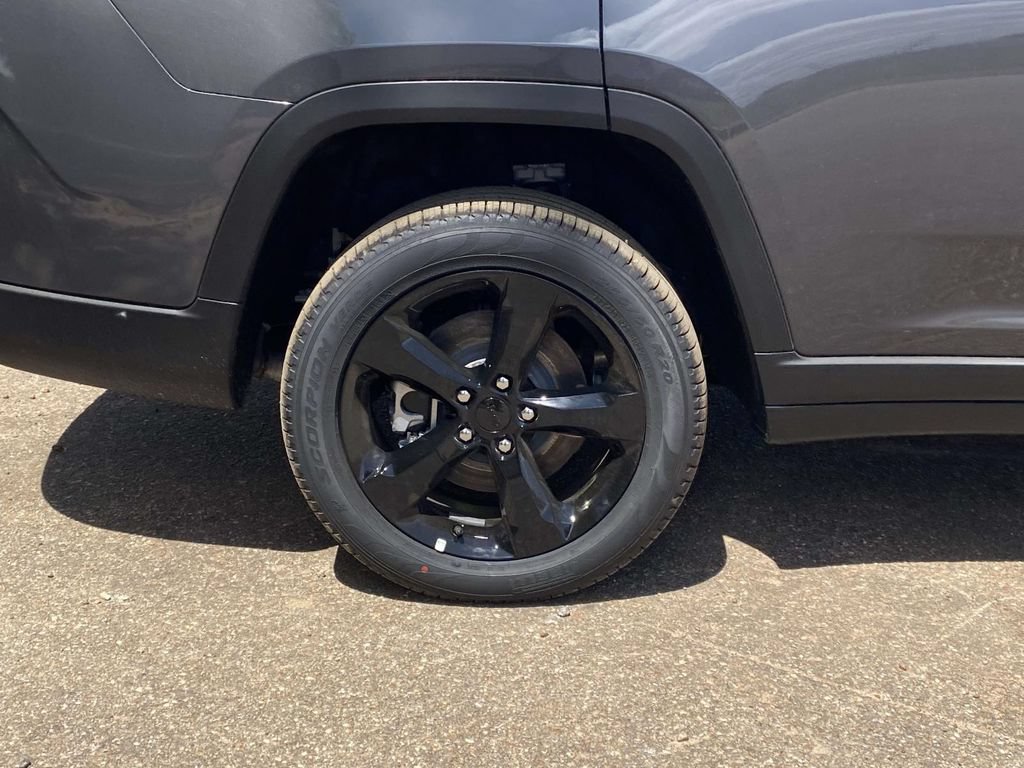 New 2026 Jeep Grand Cherokee L Limited w/ Limited Altitude Package RWD image 8
