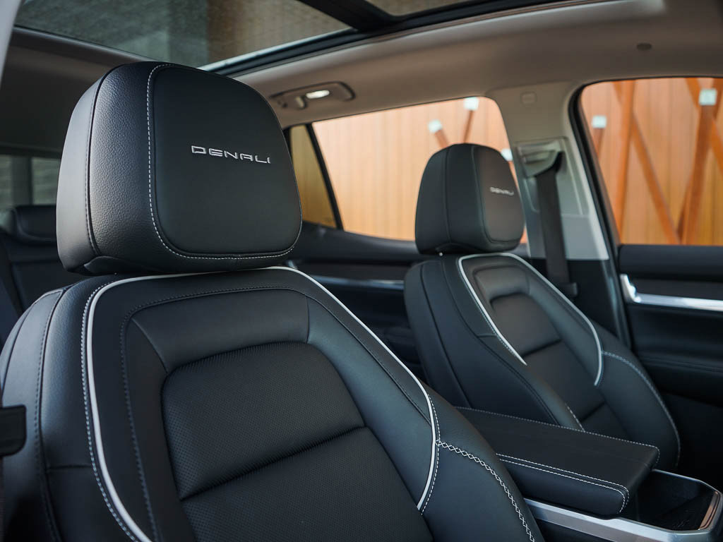 New 2027 GMC Terrain Denali w/ LPO, Floor Liner Package AWD/4WD image 12