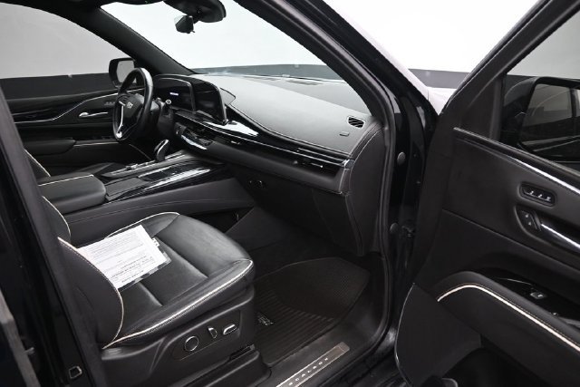Used 2021 Cadillac Escalade Sport w/ Driver Assist Tech Package AWD/4WD image 9
