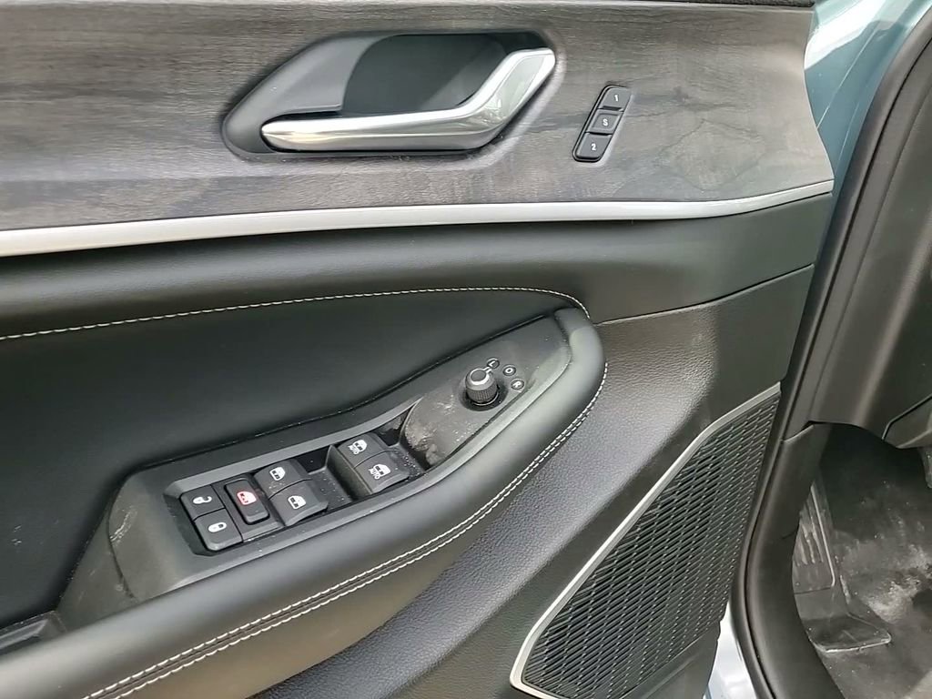 New 2026 Jeep Grand Cherokee L Limited AWD/4WD image 23
