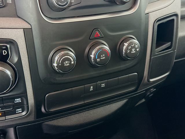 Used 2017 RAM 1500 Express AWD/4WD image 16