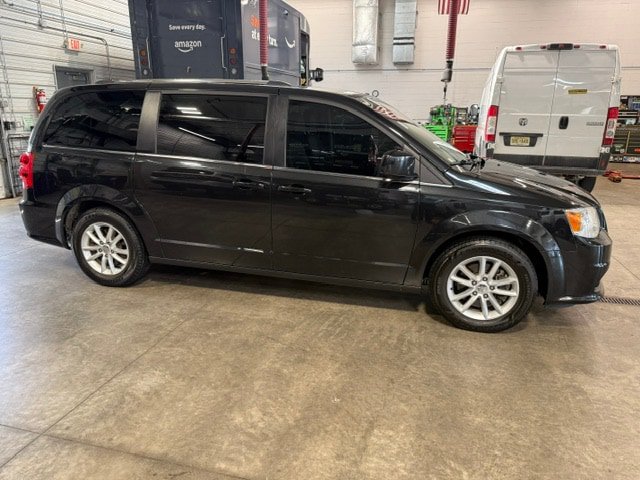 Certified 2020 Dodge Grand Caravan SXT FWD image 5