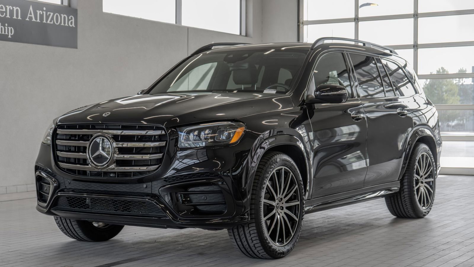 Used 2025 Mercedes-Benz GLS 450 4MATIC w/ AMG Line Exterior image 25