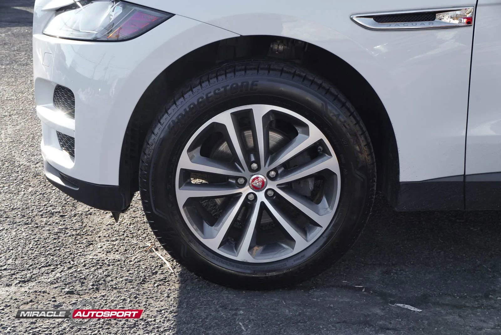 Used 2019 Jaguar F-PACE Premium image 13