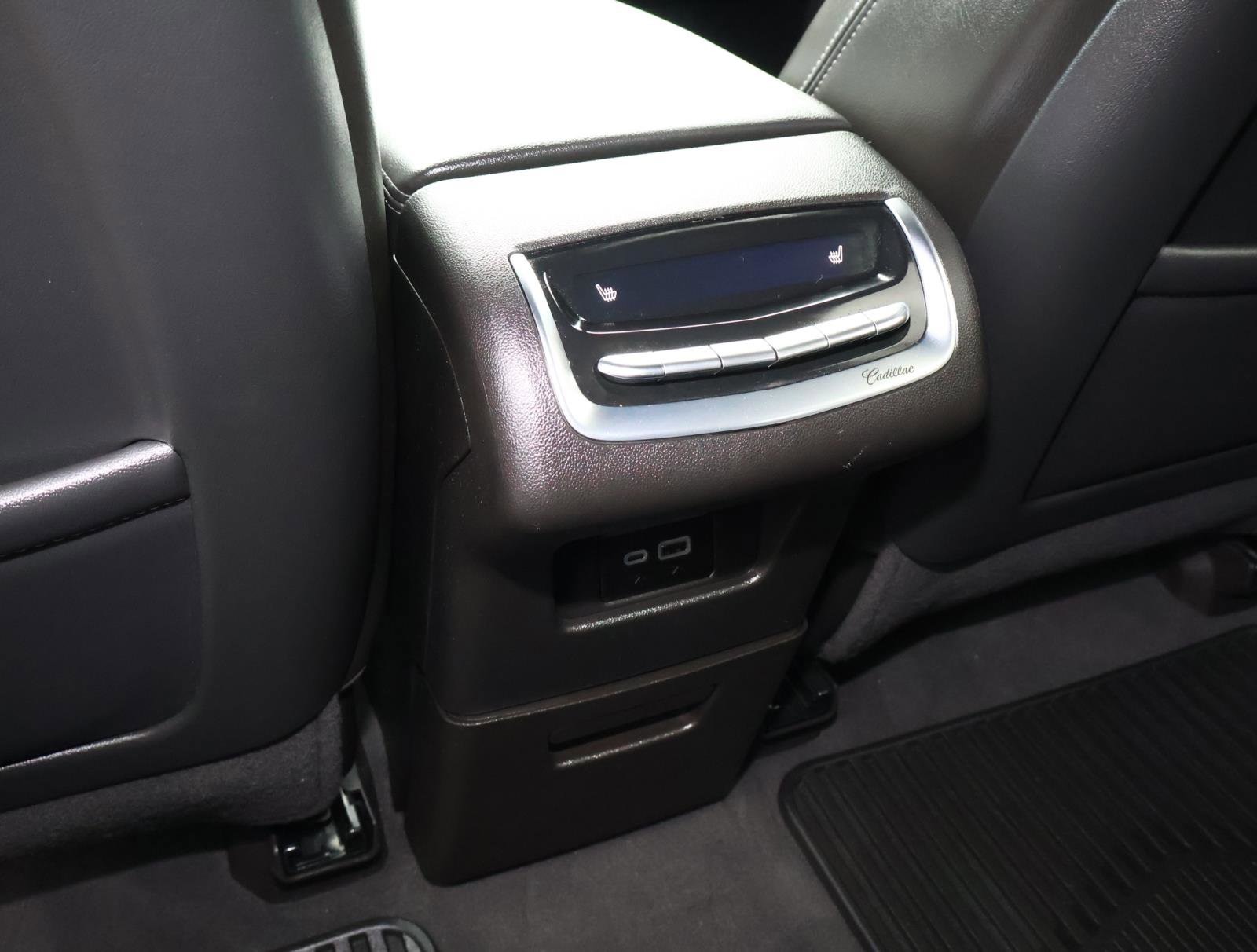 Certified 2023 Cadillac XT6 Premium Luxury image 18