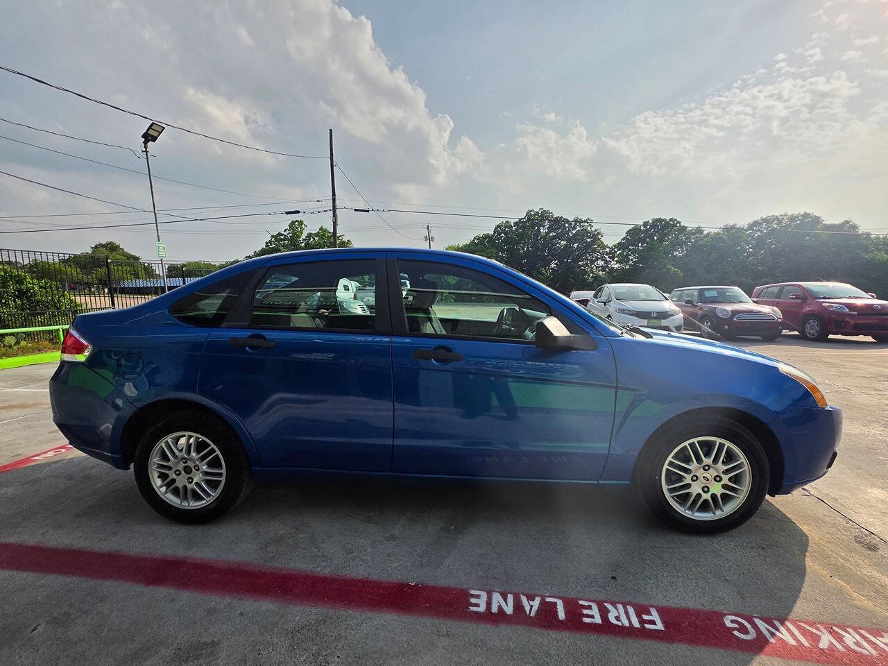 Used 2010 Ford Focus SE FWD image 16