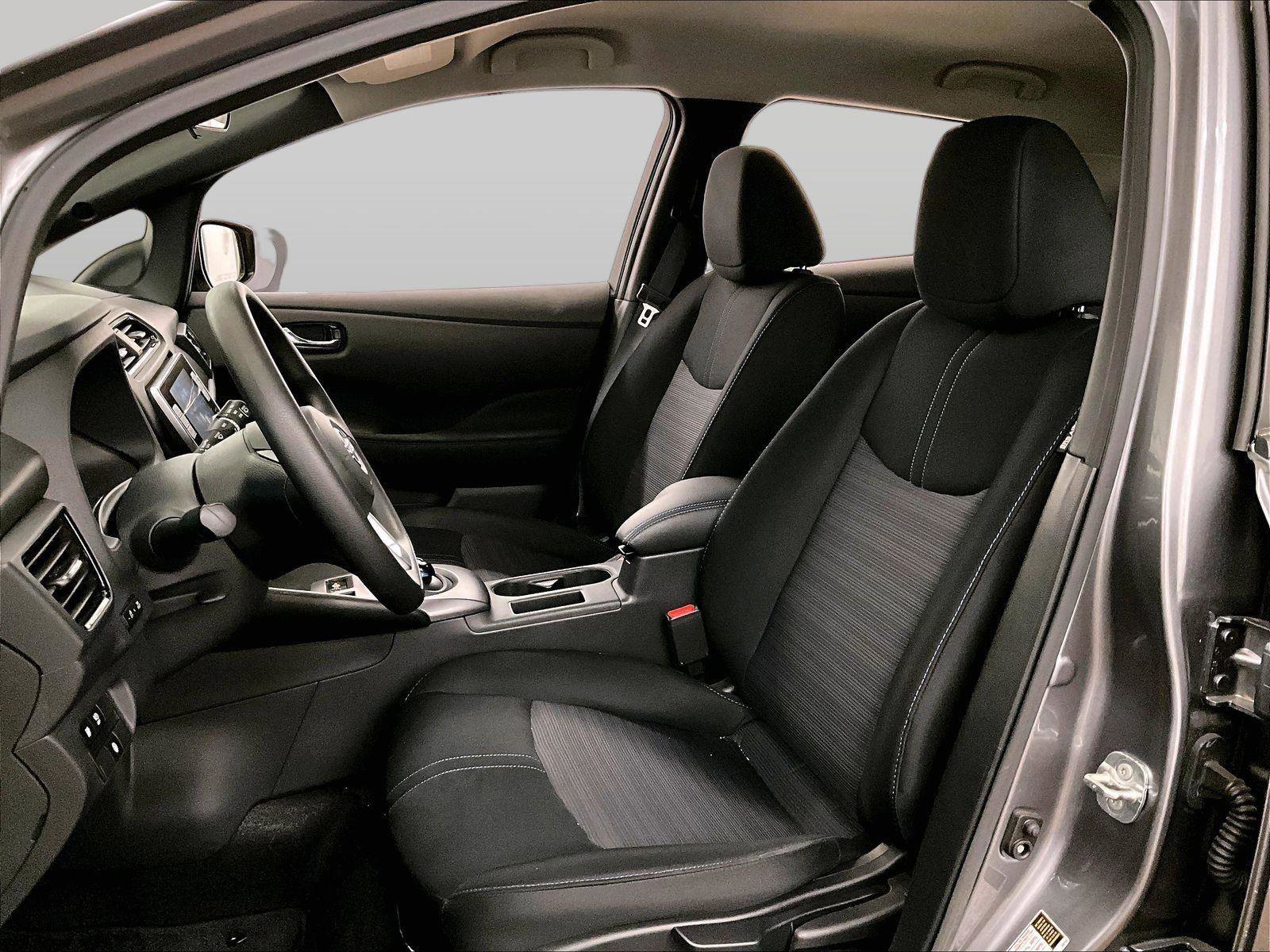 Used 2023 Nissan Leaf S image 24