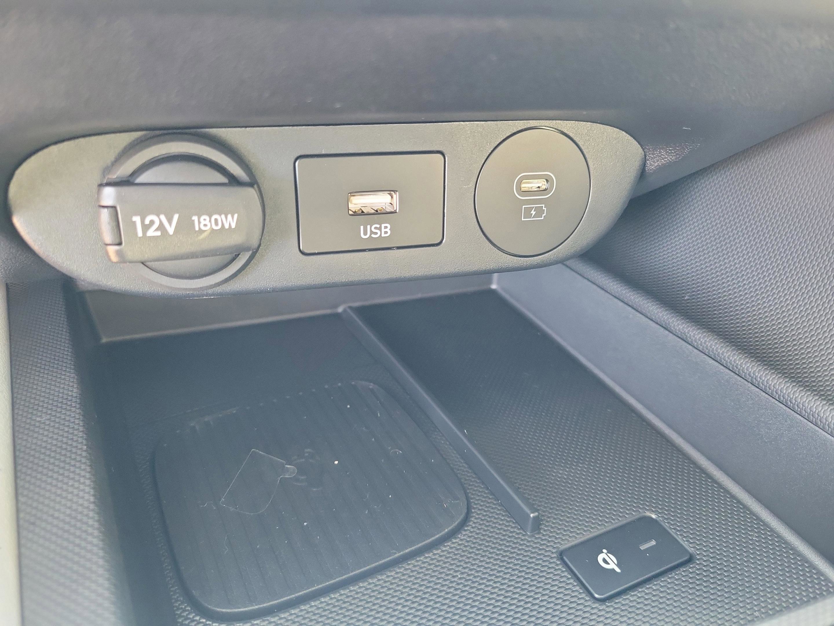 New 2026 Hyundai Elantra Limited FWD image 9