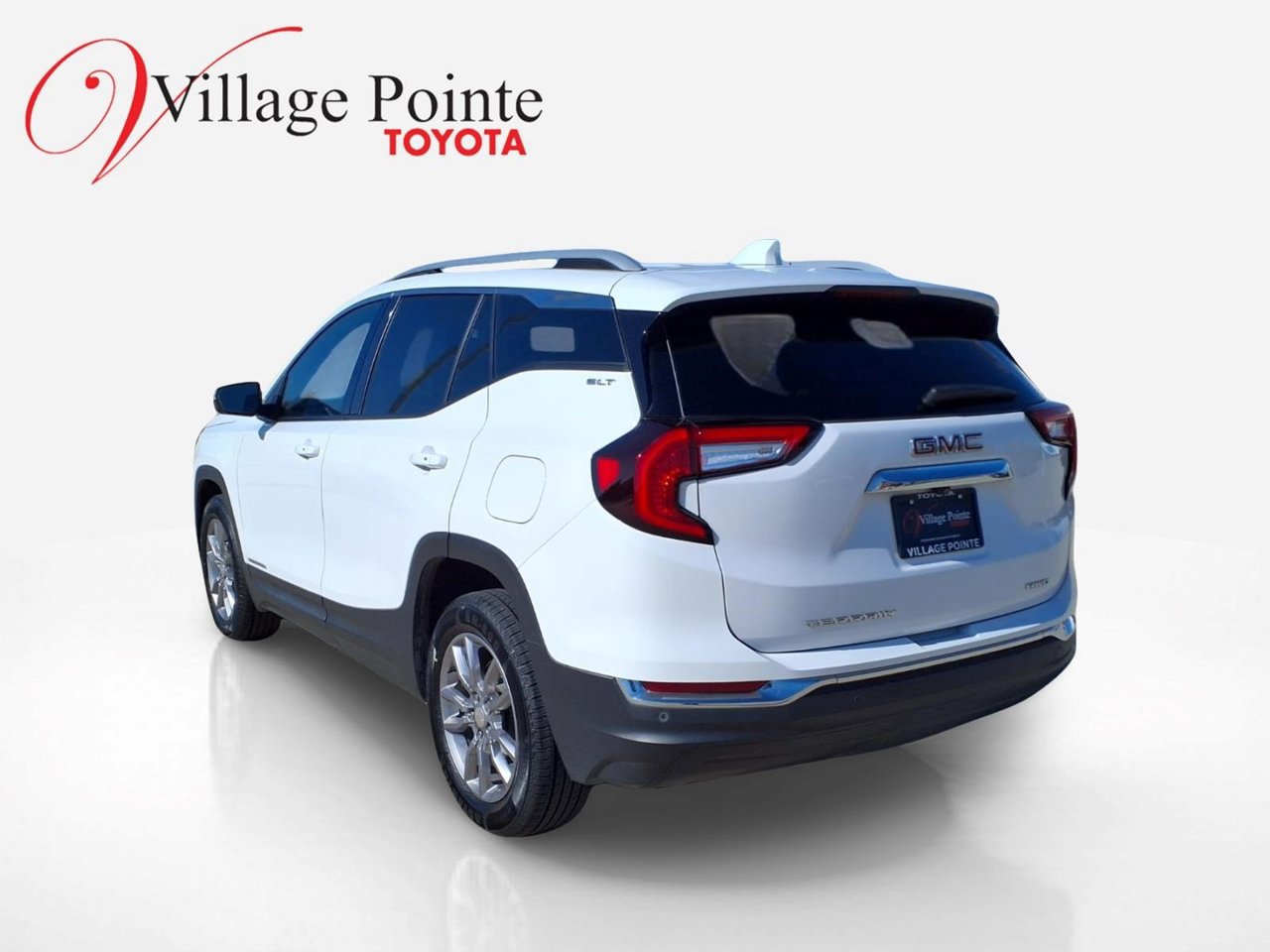 Used 2022 GMC Terrain SLT AWD/4WD image 3