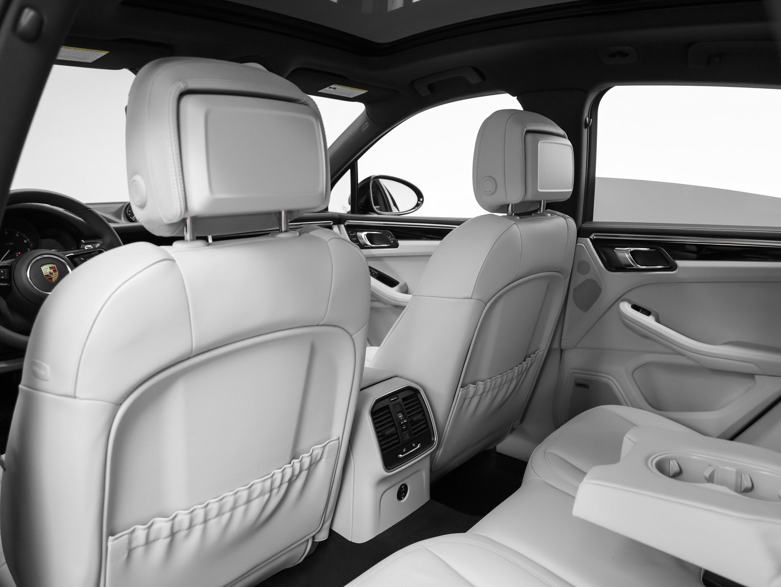 Used 2025 Porsche Macan image 40