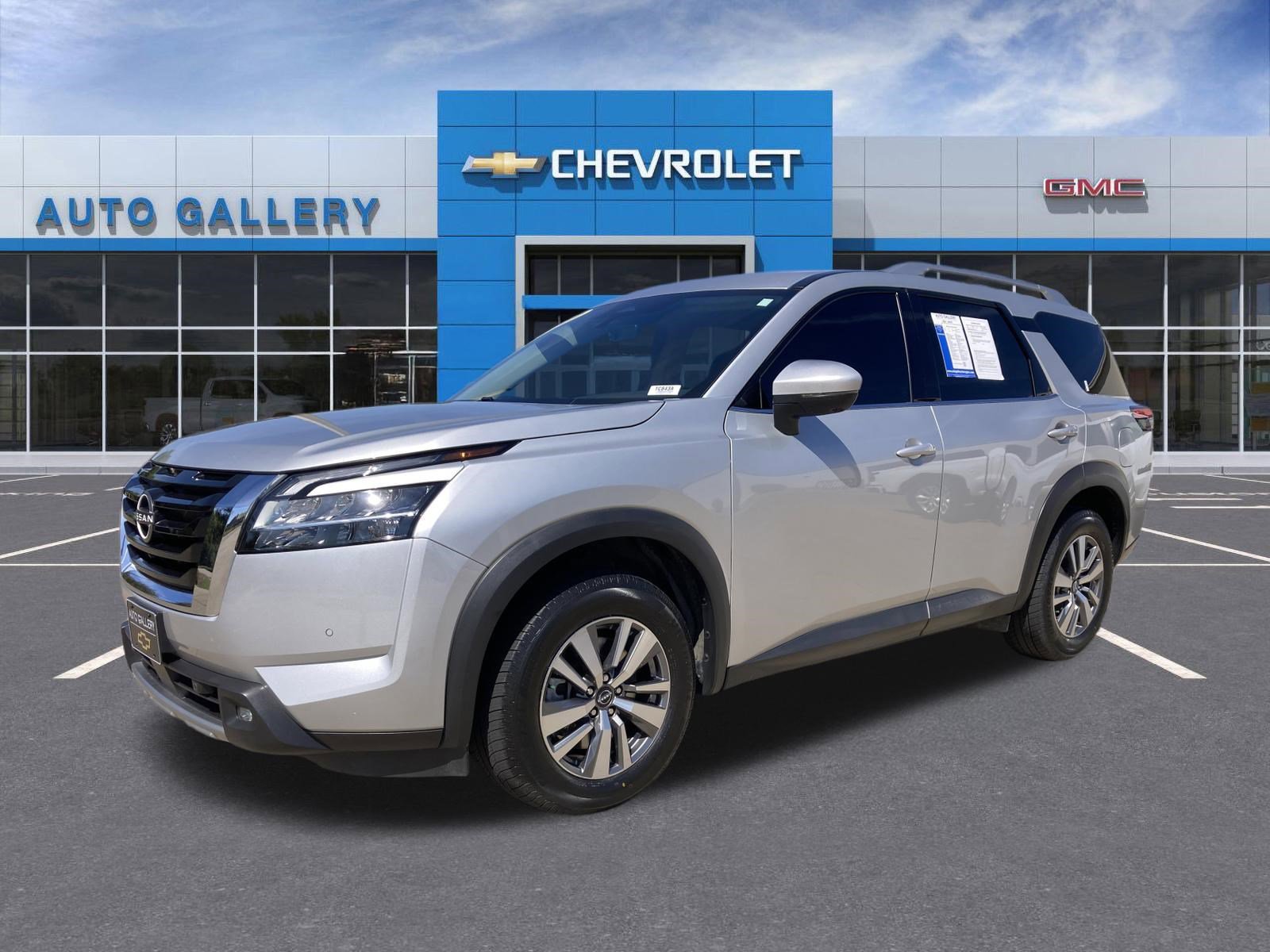 Used 2023 Nissan Pathfinder SL image 1
