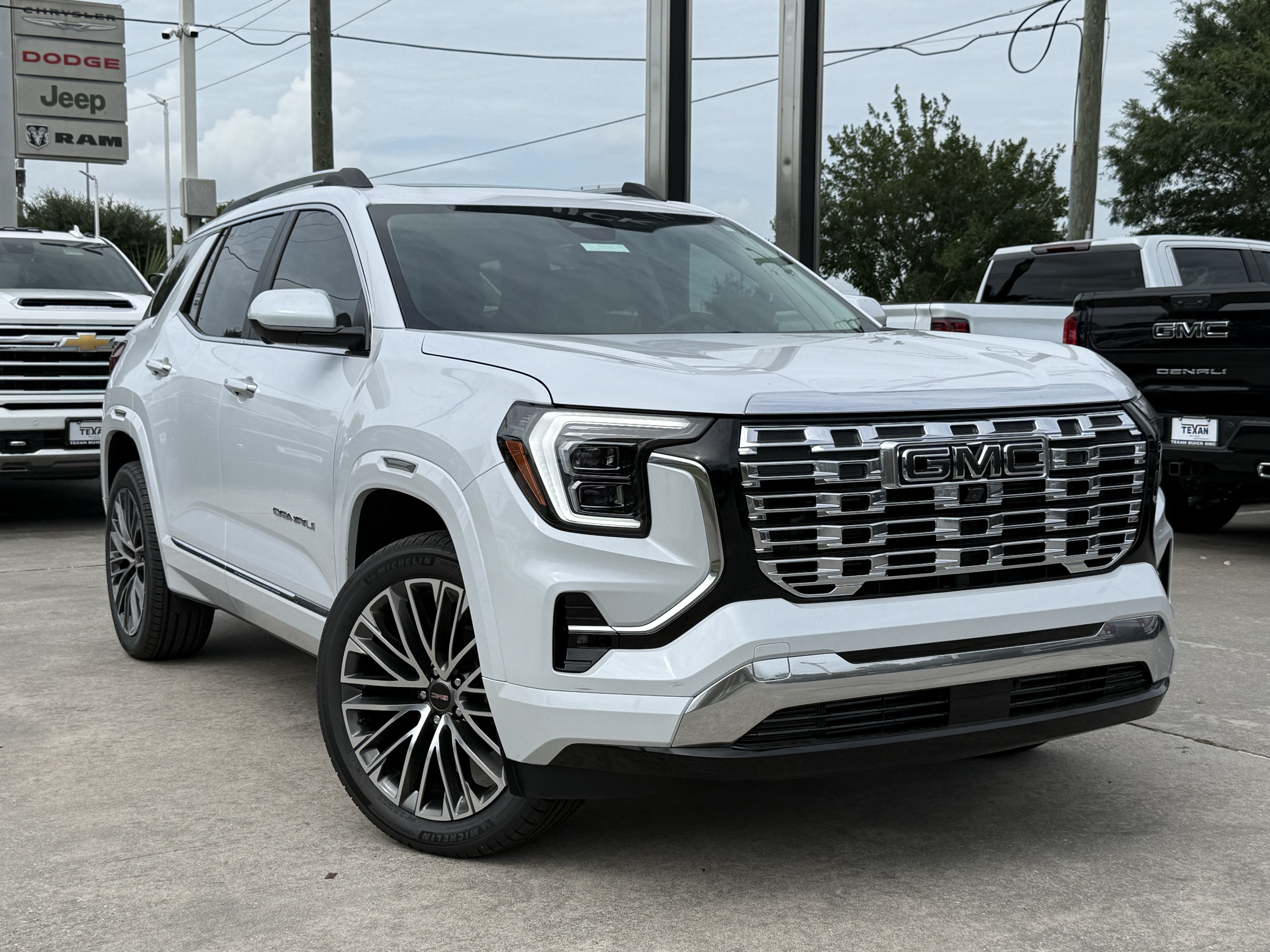 New 2026 GMC Terrain Denali w/ LPO, Floor Liner Package AWD/4WD image 2