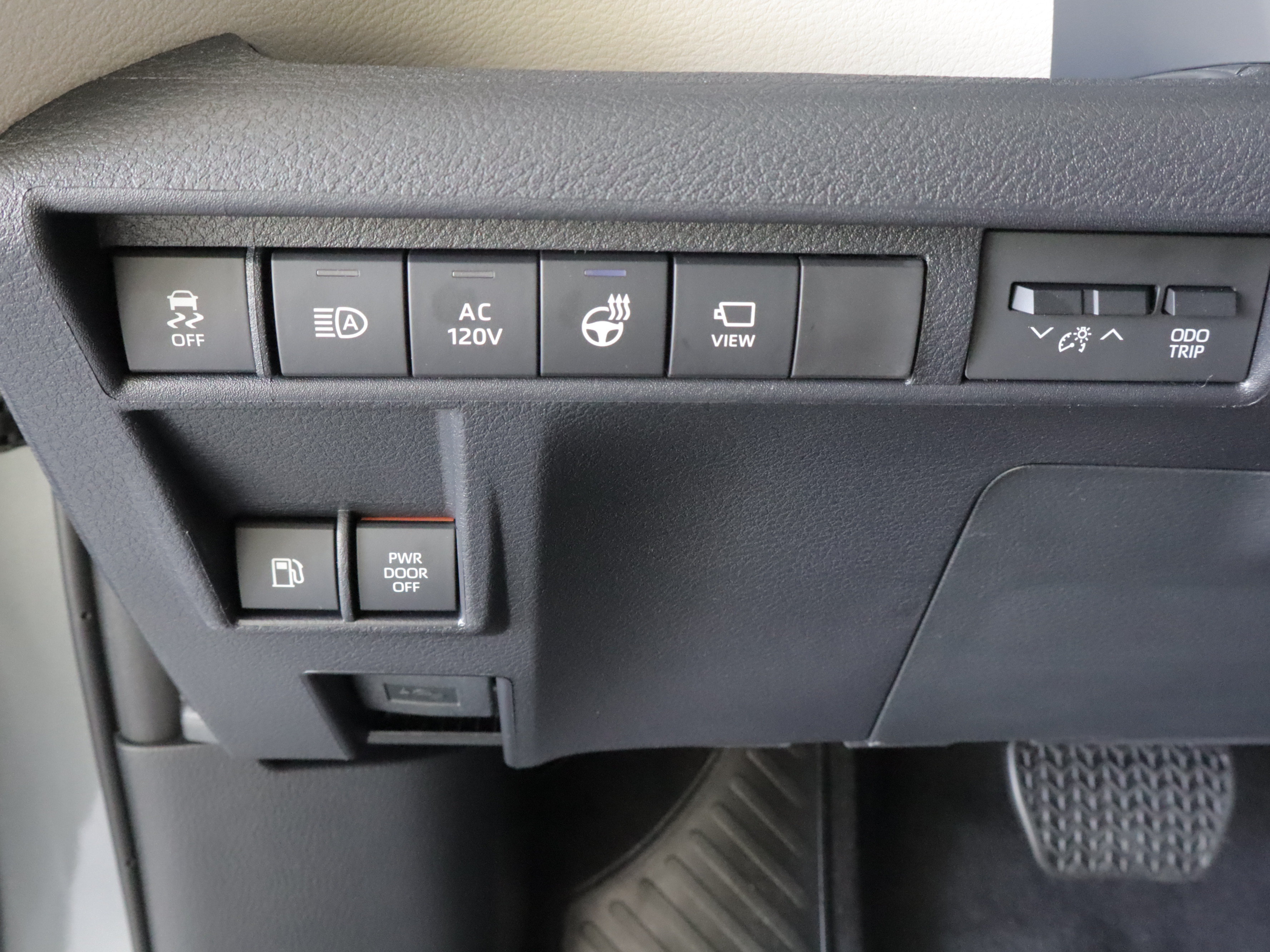 New 2026 Toyota Sienna Platinum AWD/4WD image 18