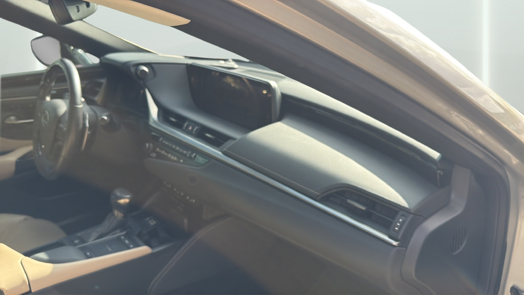 Used 2020 Lexus ES 350 Ultra Luxury w/ Accessory Package 2 FWD image 31