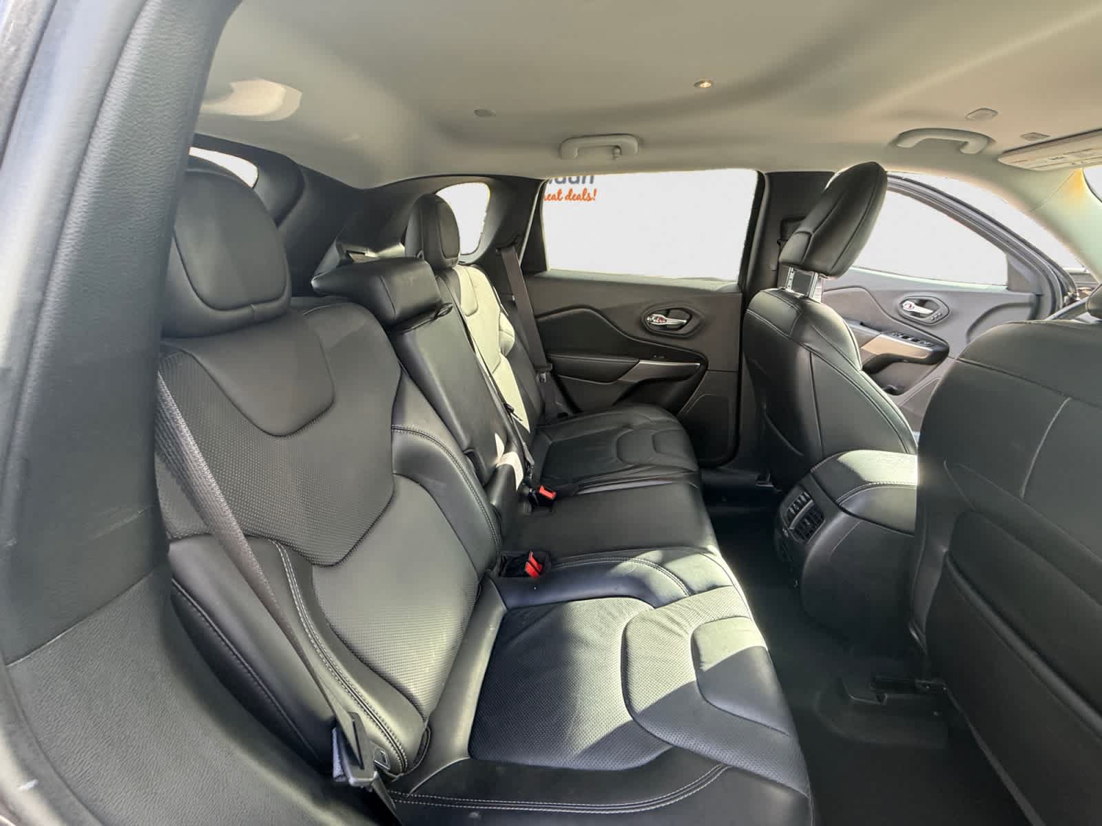 Used 2019 Jeep Cherokee Limited AWD/4WD image 23