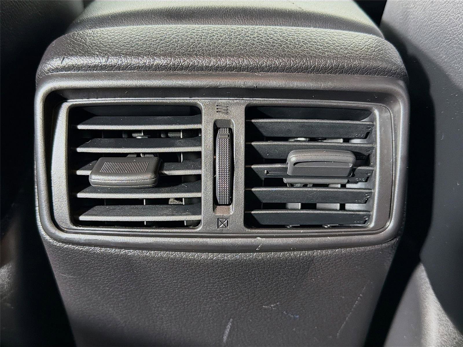 Used 2022 Nissan Rogue Sport SV w/ Technology Package image 31