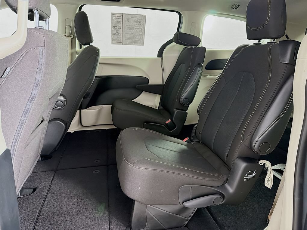 Used 2023 Chrysler Voyager LX FWD image 36
