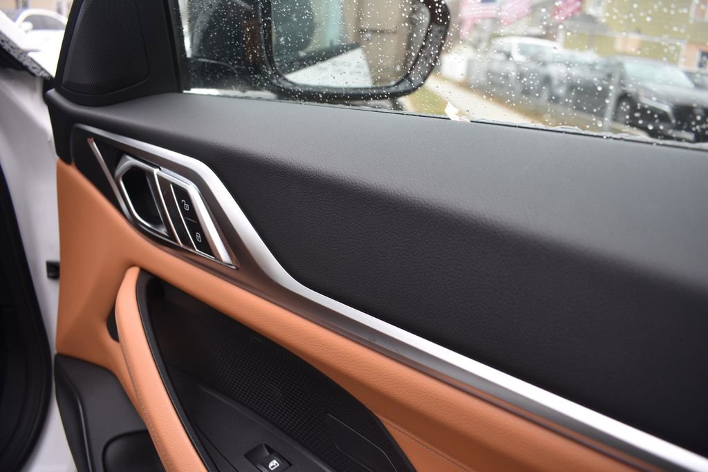 Used 2023 BMW i4 eDrive40 w/ M Sport Package image 23