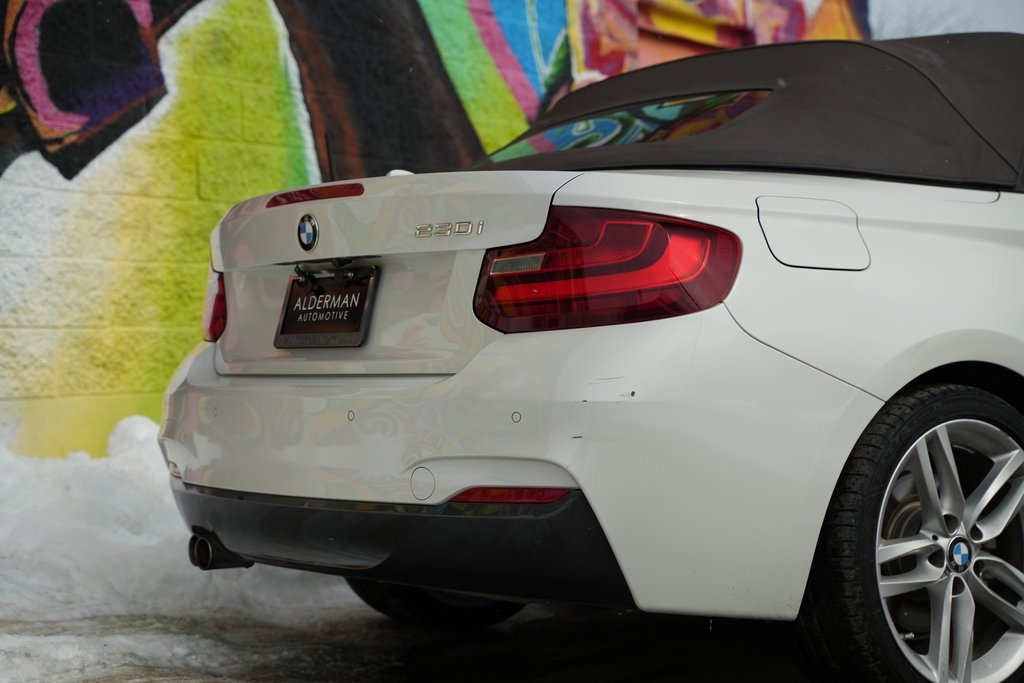 Used 2017 BMW 230i Convertible image 9