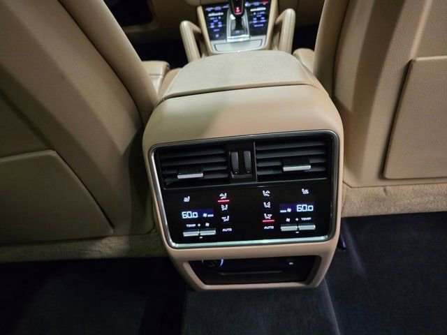 Used 2023 Porsche Cayenne AWD/4WD image 33