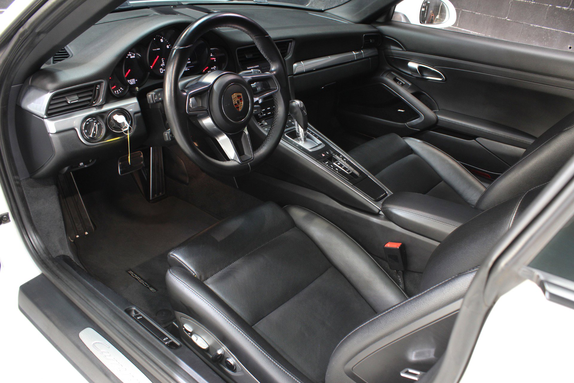 Used 2019 Porsche 911 Carrera RWD image 34
