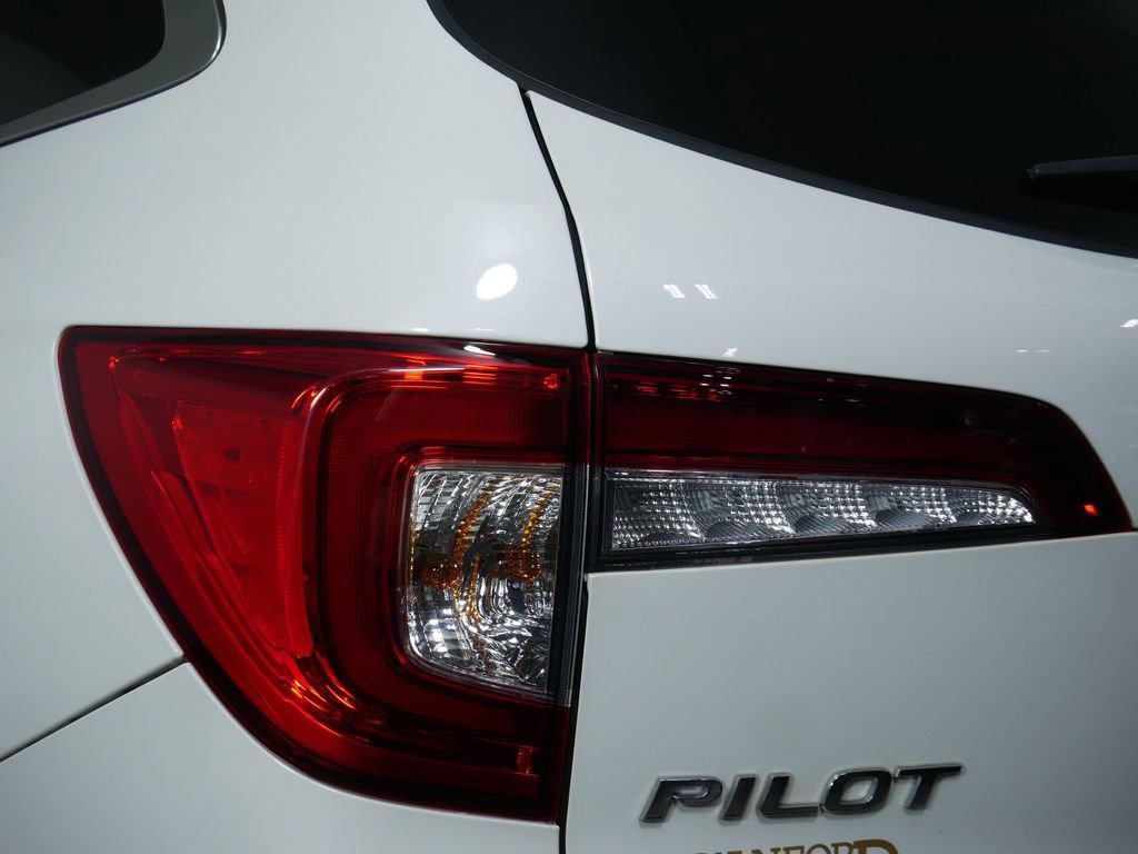 Used 2020 Honda Pilot Touring image 12