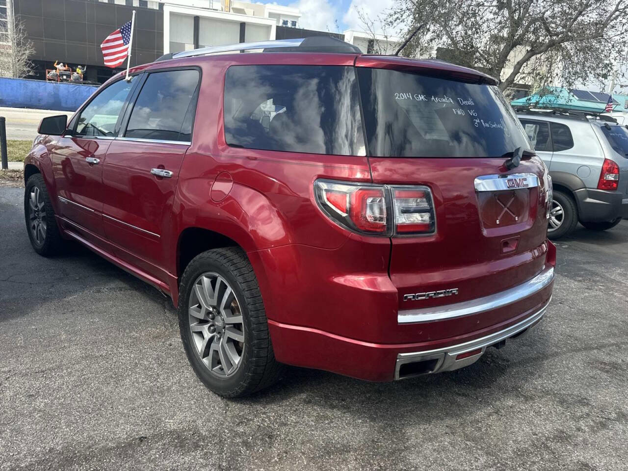 Used 2014 GMC Acadia Denali image 10