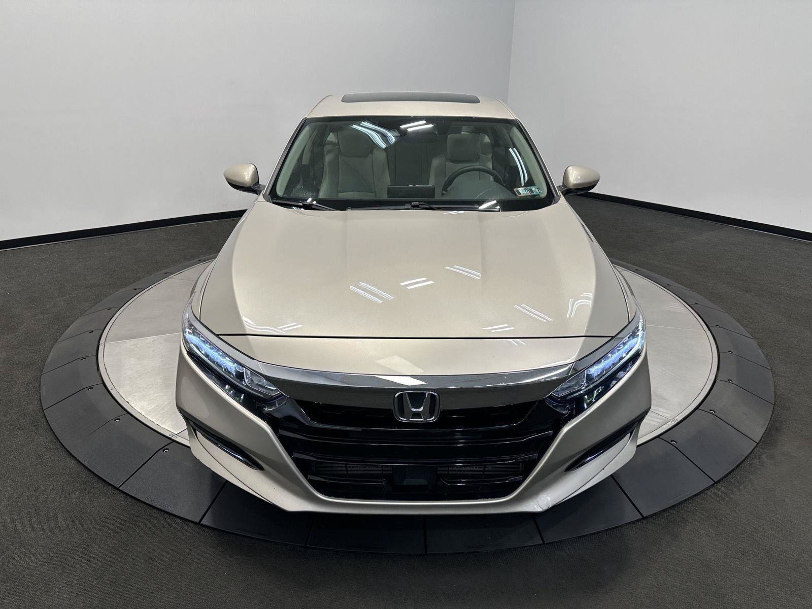 Used 2018 Honda Accord EX image 3