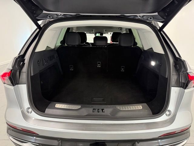 Used 2025 Lincoln Nautilus Premier w/ Equipment Group 102A image 9