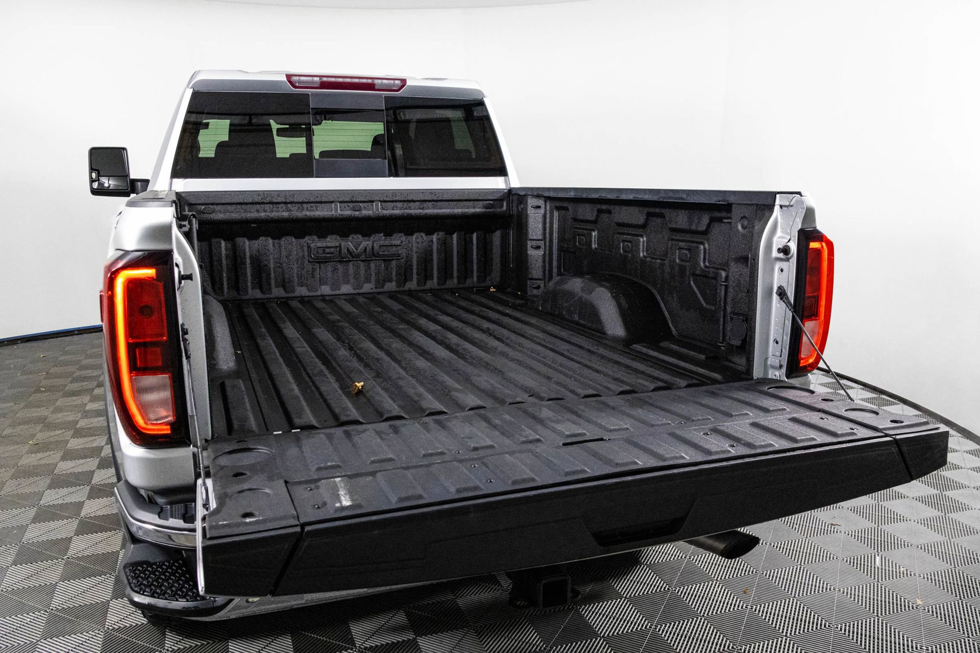 Used 2022 GMC Sierra 2500 SLE w/ SLE Value Package; image 31