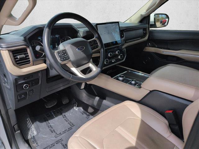 Used 2024 Ford Expedition Limited image 10