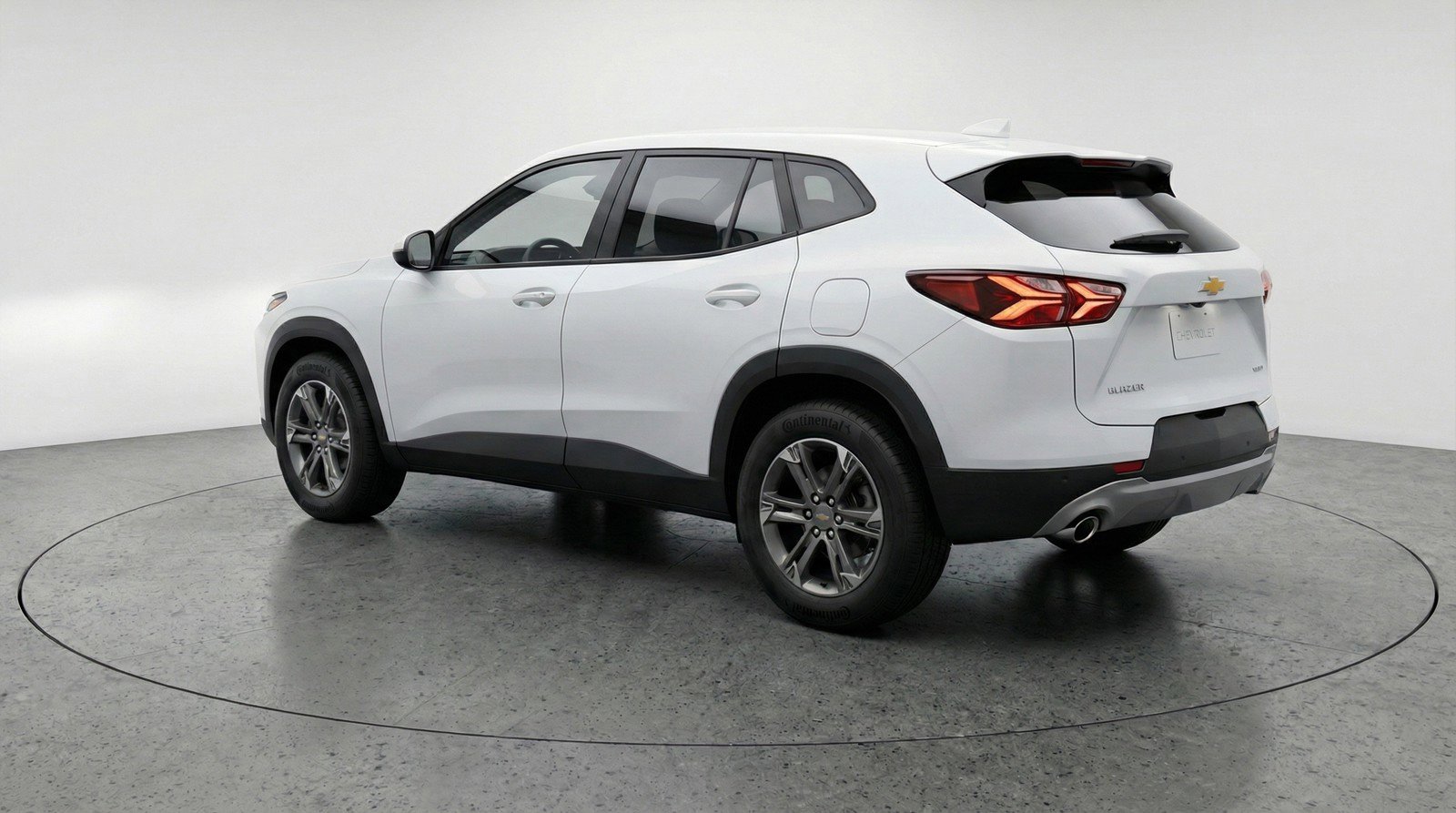 Used 2025 Chevrolet Blazer LT FWD image 6