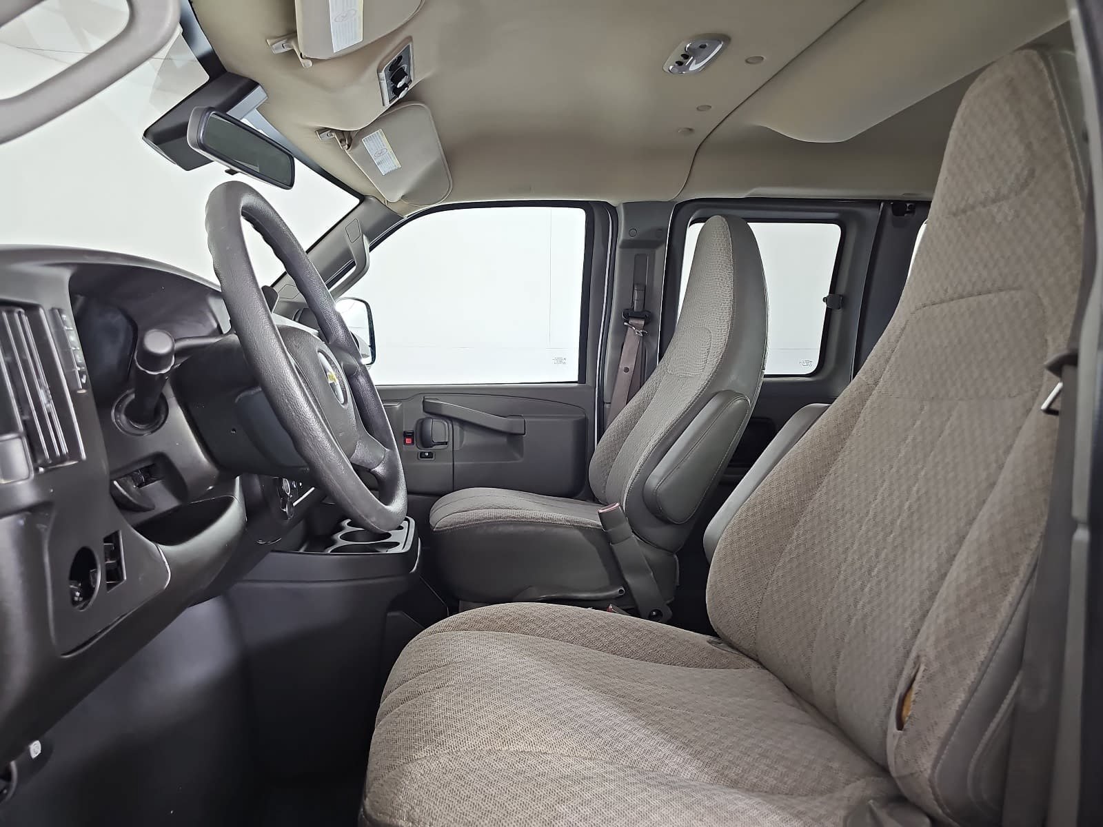Used 2024 Chevrolet Express 3500 LS RWD image 15
