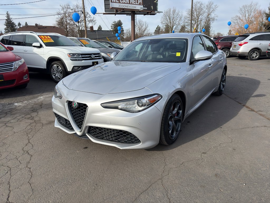 Used 2017 Alfa Romeo Giulia Ti w/ TI 19" Sport Package AWD/4WD image 2
