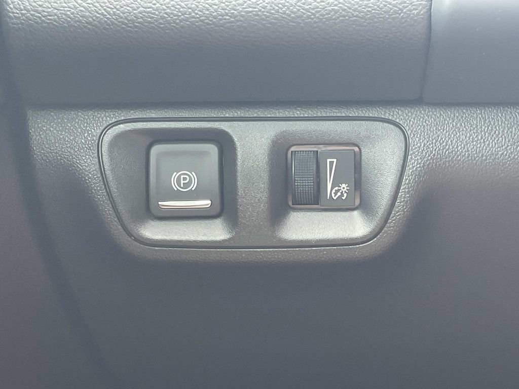 Used 2023 GMC Acadia SLE FWD image 28