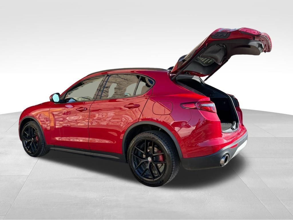 Used 2018 Alfa Romeo Stelvio Ti Sport image 21