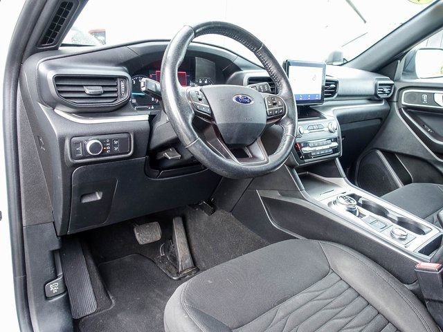 Used 2020 Ford Explorer XLT w/ Comfort Package image 2