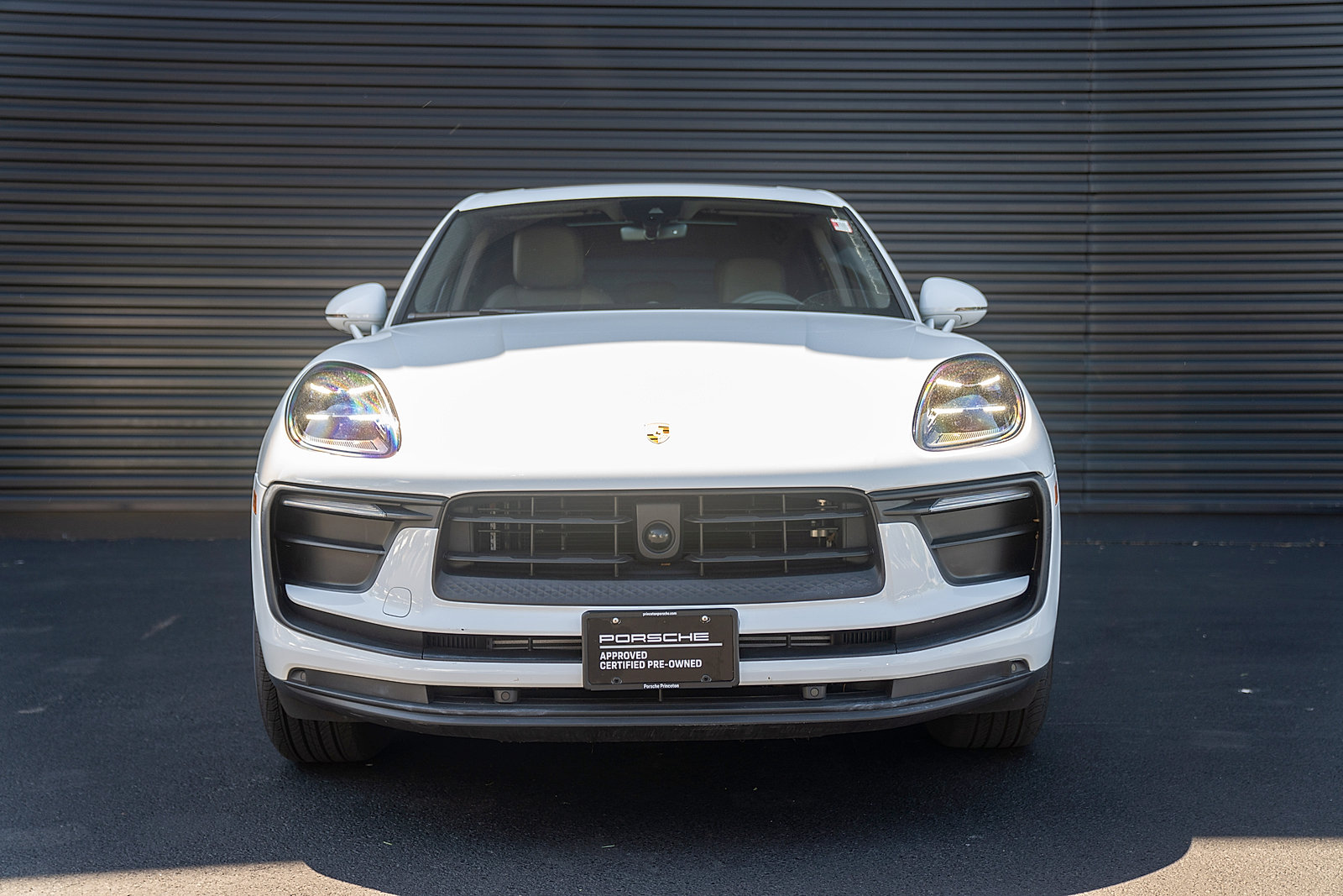 Used 2023 Porsche Macan AWD/4WD image 25