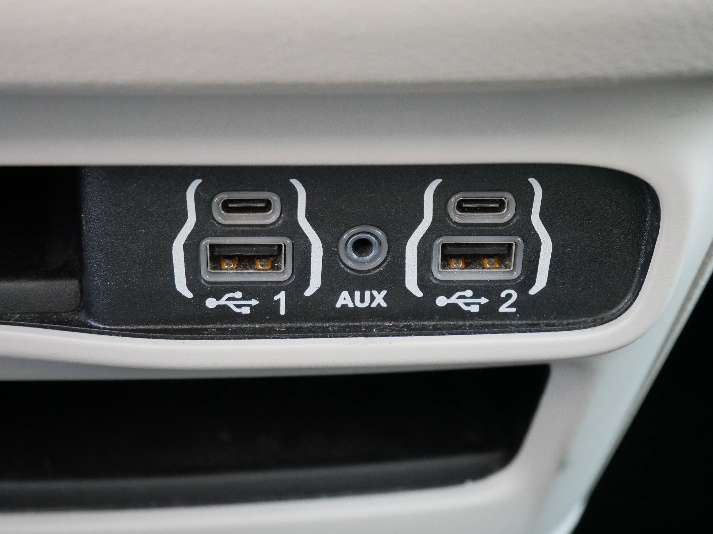 Used 2024 Chrysler Pacifica Touring-L image 30