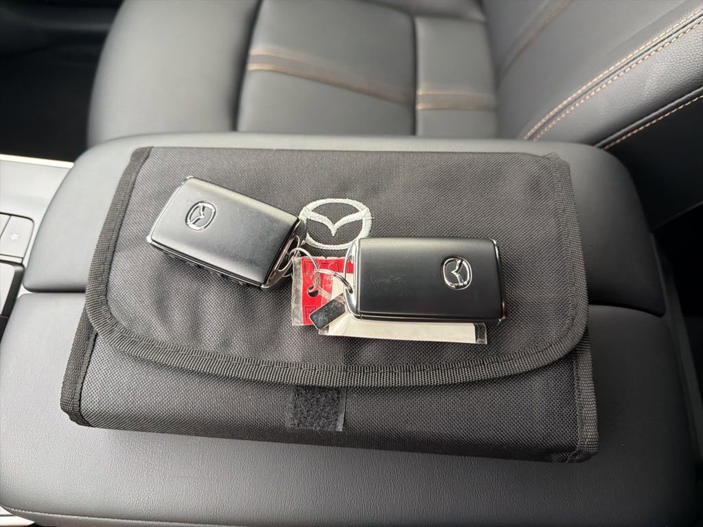 Used 2025 MAZDA CX-90 3.3 Turbo w/ Select Package image 15