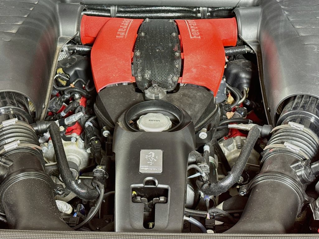 Used 2021 Ferrari F8 Tributo RWD image 5