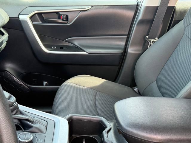 Used 2025 Toyota RAV4 LE image 12