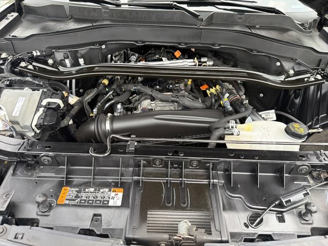 Used 2025 Ford Explorer ST-Line w/ Premium Package AWD/4WD image 27