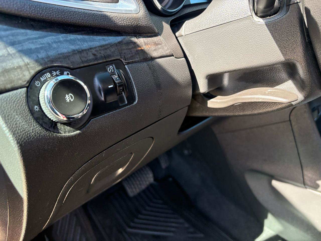 Used 2014 Buick Encore Leather FWD image 33